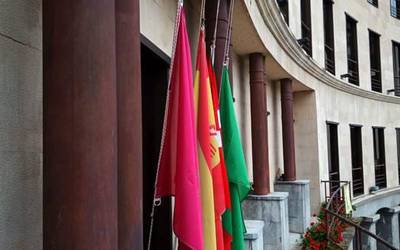 Laudiok Covid-19aren pandemiak hildako pertsonei omenaldia egin die