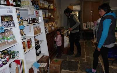 Berrerabil daitezkeen maskarak eskatuko dituzte ekonomatutik