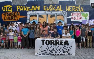 Leitzako Torrea Herriko Tabernak kontu korronteak enbargatu dizkiotela salatu du