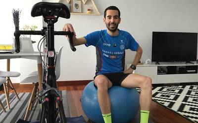 Iñigo Alzola: "Bideo-dei bidez lagunekin egiten dut kirola egunero"