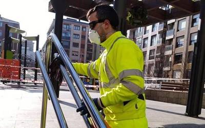 Udalak kale-garbiketa indartuko du konfinamendua lasaitzeagaz batera