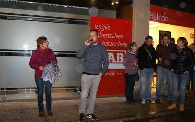 "Lan osasuna bermatzea eta bizitza bermatzea aldarrikatzen dugu"