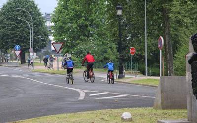 Umeak eta gaztetxoak hasi dira kalera irtetzen