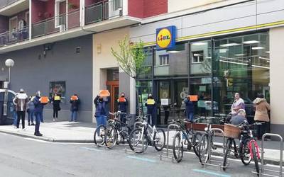 Lidleko langileek "bidezko ordainsaria" eskatu dute lan gainkargagatik