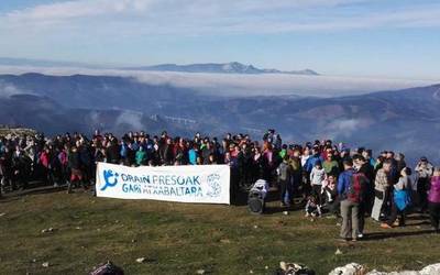 '#GariAtxabaltara' ekimenari babesa ematera gonbidatu ditu herritarrak Aretxabaletako Sarek