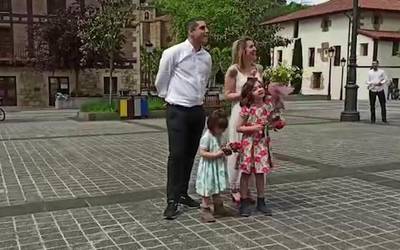 Ezkontza sorpresa izan dute gaur ezkontzekoak ziren Ruben eta Kristina lazkaotarrak