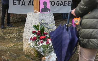 Zaldibar Argituk deituta, lore eskaintzak egingo dizkiete Alberto Sololuzeri eta Joaquin Beltrani