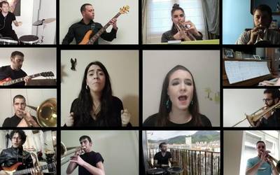 Arrasate Musikaleko Big Band taldeak 'I wish' abestia eskaini die etxean dauden guztiei