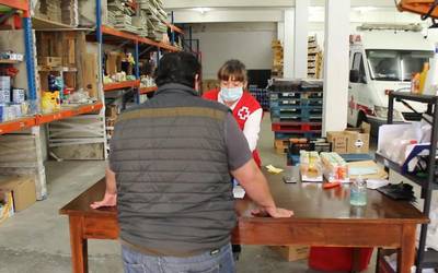 Goierriko Gurutze Gorriak janari banaketa egiten du hilean behin, 736 familiei ematen die janaria