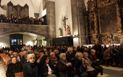 Mezarik eta hiletarik ez ematea erabaki du San Bartolome parrokiak bigarren fasean sartu arte