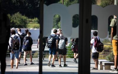 Mondragon Unibertsitateak COVID-19ak kaltetutako ikasleentzat 2 milioi euro bideratzea erabaki du
