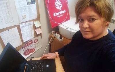 Leire Lugarizaristi: "Laguntza eskaera handitu zaigu Caritasen, baina okerrena etortzeko dago"