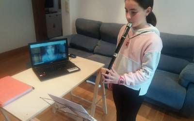 Jo eta fuego etxean, musikak etenik izan ez dezan