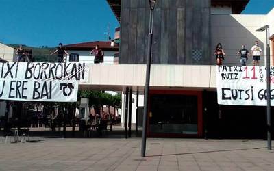 Elizondon baraualdia egiten ari diren herritarrek deitutako manifestazioa bertan behera