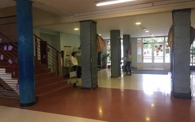 Ikasle eta irakasle oso gutxi joango dira klasera astelehenean, hezkuntza zentroak ireki arren