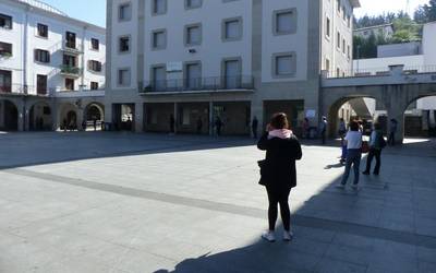 Bonuen kopurua handitu egin du Udalak, 1.300 jarriko ditu hilero