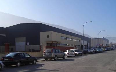 Industrialdeko gobernuaren partzelak prezio berari eutsiko diote
