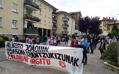 Zabortegiko lur-jausia gertatu zela lau hilabete bete direla gogoratzeko mobilizazioak iragarri ditu Zaldibar Argituk