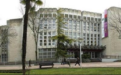 Ignacio Aldecoa Kultura Etxea berriro zabalik, soilik maileguak itzultzeko