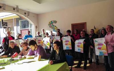 Sarek arbuiatu du diru laguntza bat itzultzera behartu duen epaia