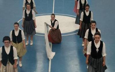 Erreka Kirol Elkartearen Egunaren falta antzematen da gaur Donezteben