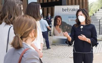 Koronabirusa tarteko gertukoak galdu dituztenentzat arreta zerbitzua jarri du martxan Jaurlaritzak
