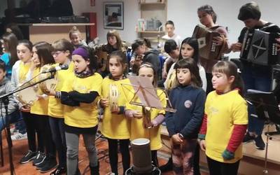 Tobera Musika eta Dantza eskolak “Egin Herria, Ikasi Musika” leloarekin bideo bat egin du konfinamenduan
