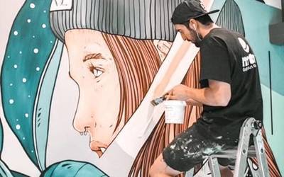 Etxetik ere, muralgintzan eta ilustrazioan etengabe