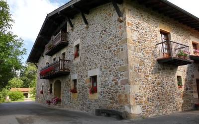 Segurako Ondarre eta Zeraingo Oihartek segurtasun  neurri zorrotzekin ateak ireki dituzte