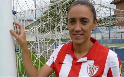 Vanesa Gimbertek urtebete gehiago jokatuko du Athleticen