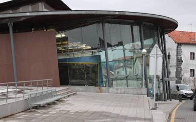 Aiako frontoiak astelehenetik aurrera erabili ahal izango dira