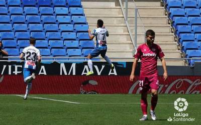 Alaves ezinean aritu da Espanyol taldearen aurka