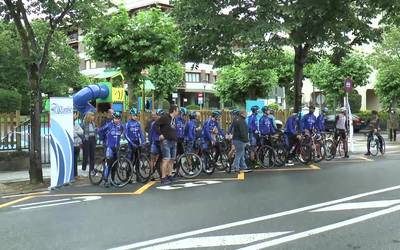 Zarauzko Zurekin ostalari elkarteak babesa adierazi  dio Eulen txirrindulari taldeari