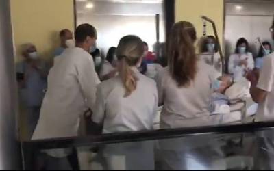 Txagorritxuko ZIUn koronabirusarekin ospitaleratutako azken pazientea atera da