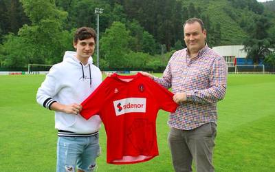 Anaitasunak Aitor Barbarin fitxatu du