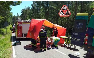 93 urteko gidari bat hil egin da ospitalean, bere autoa Zigoitian irauli ostean