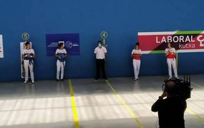 Galeano ahizpek eta Iera Agirre-Maite Ruiz de Larramendik jokatuko dute Laboral Kutxa Emakume Master Cup txapelketako pilota goxoko finala
