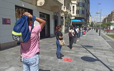 Errefuxiatuek bizi duten itxialdia salatu dute asteburuan
