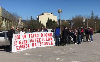 Mobilizazioa egingo dute Tubacexeko langileek ostegunean, azken bi kaleratzeak salatzeko