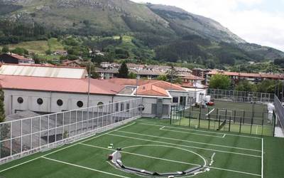 Elkarguneko futbol zelai berria, bukatzear