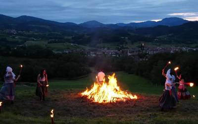 Aurtengo San Joan su eta akelarre berezia mugikorretan eta Goierri Telebistan ikusiko dituzte segurarrek