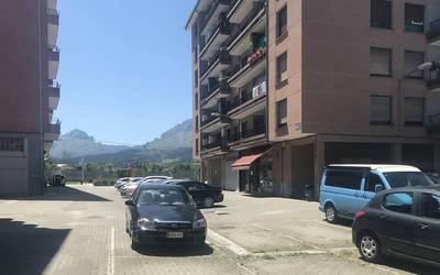 Galizia plaza inguruan 17 aparkaleku berri jartzea proposatu du EH Bilduk