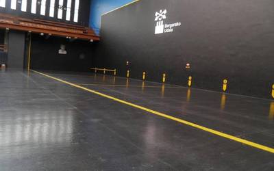 Bikotekako frontenis txapelketan izena emateko aukera domekara arte