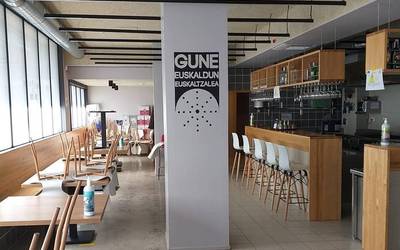 Elkarte gastronomikoek garbitasun eta segurtasun baldintzak bermatuta zabaldu dituzte berriro euren ateak Durangaldean
