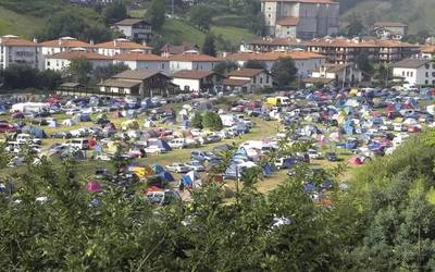 Sanferminetan herrikoei ekitaldi berezirik ez antolatzea eta kanpotarrei ez etortzea eskatu die Lesakako Udalak