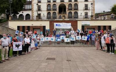 Euskal preso eta iheslarien egoerari irtenbidea emateko ekimen berria aurkeztu du Sarek