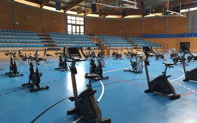 Helduentzat udako ikastaroak eskainiko ditu Karela kiroldegiak