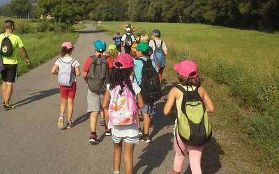 Hamazazpi neska-mutiko hasiko dira Igantziko udalekuan