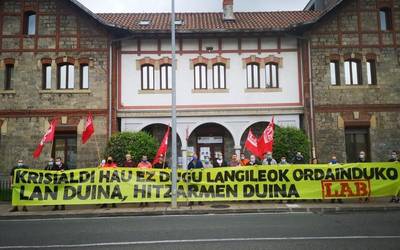 Krisiaren erantzukizuna langileengan jartzearen aurka agertu da LAB, Arrasaten
