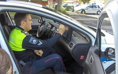 Udaltzaingoak taberna bat hustu eta salatu egin du osasun-araudi berria ez betetzeagatik